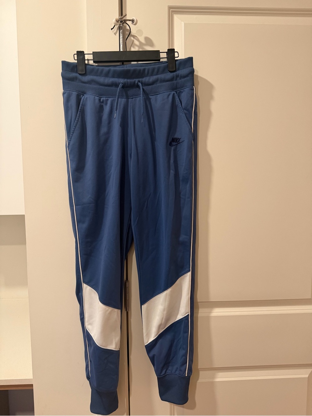 Nike heritage track pants joggers